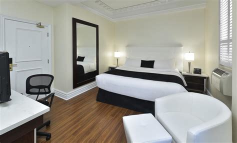 cheap hotel in toronto near toronto coach terminal